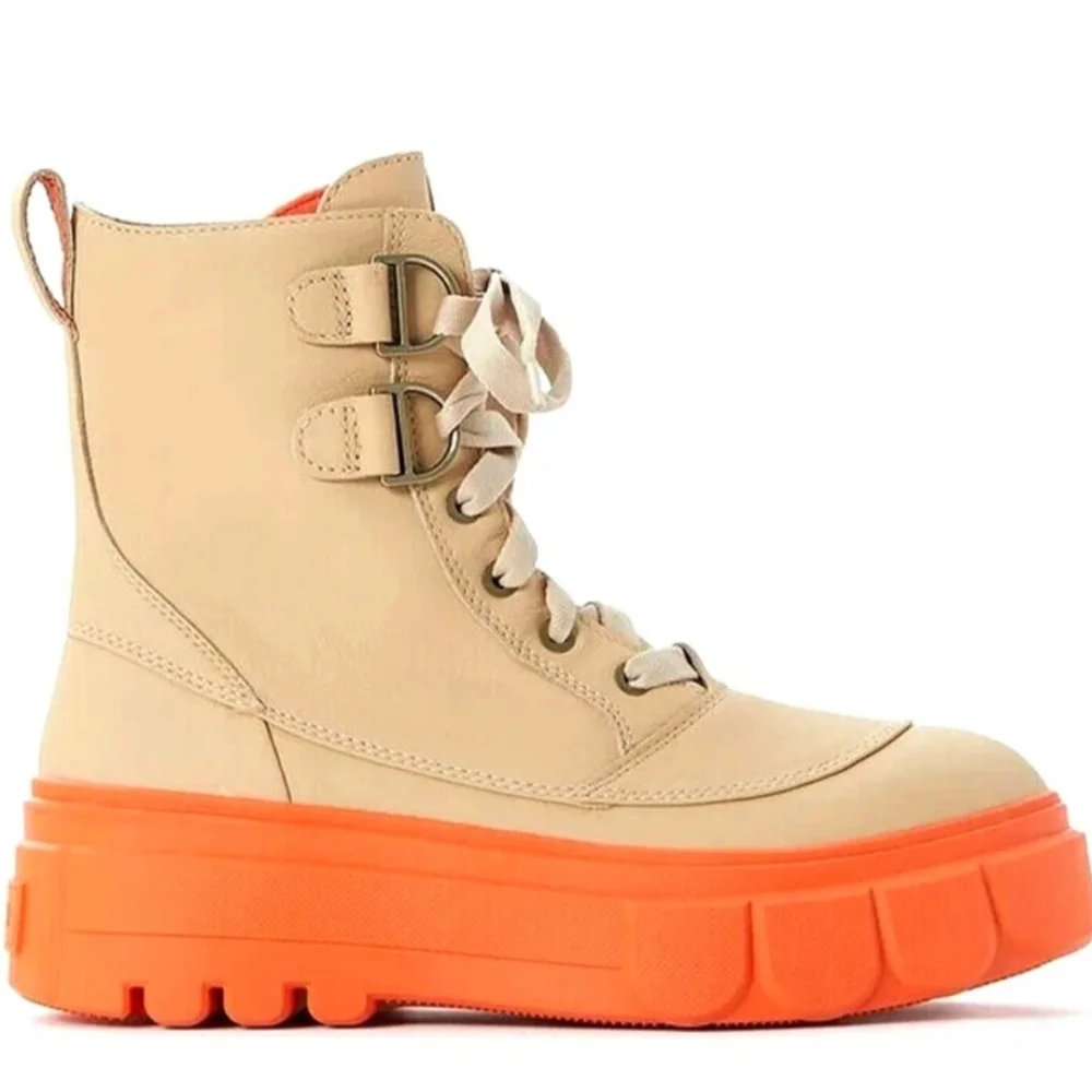 Sorel Women's Lace-Up Cream and Orange Boots Size 7.5. - Picture 2 of 12